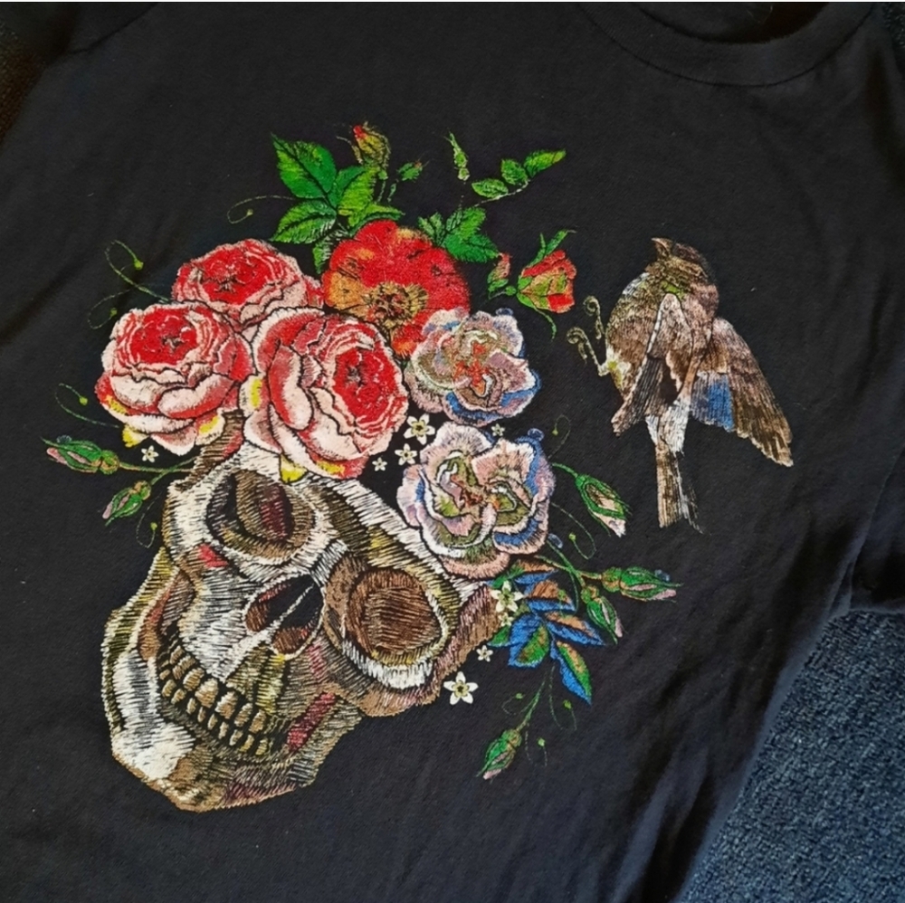♡(RTS)♡ Womans graphic print skull tee